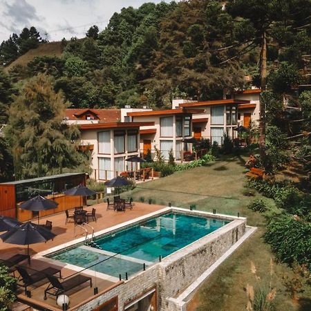Hotel Boutique Quebra-Noz กังโปสดูจอร์เดา ภายนอก รูปภาพ