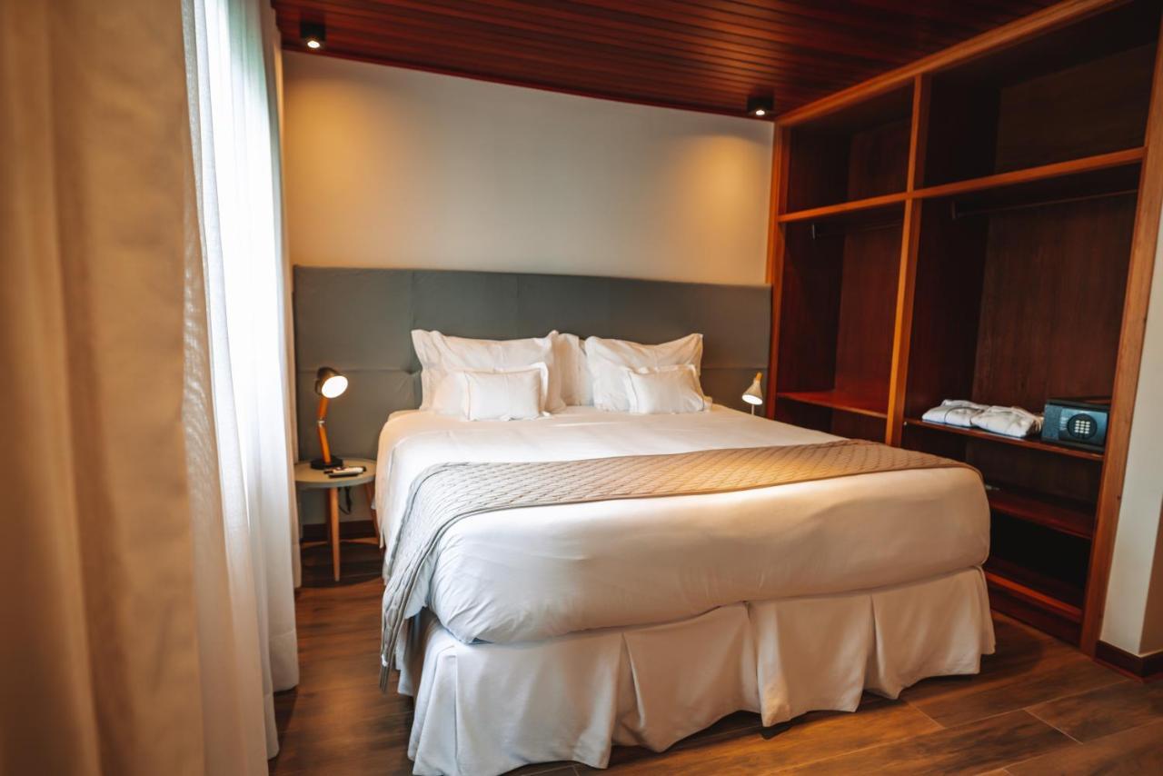 Hotel Boutique Quebra-Noz กังโปสดูจอร์เดา ภายนอก รูปภาพ