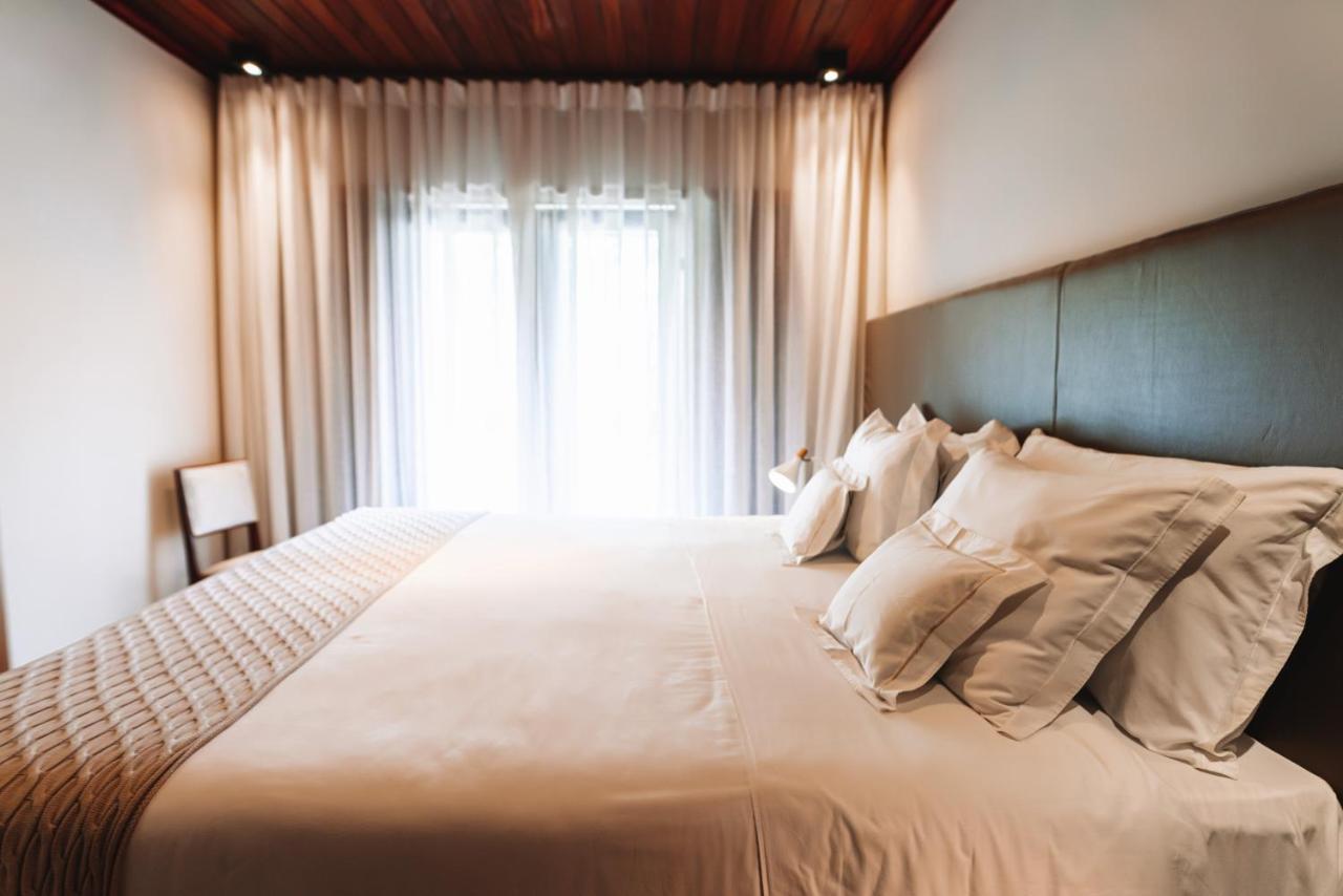 Hotel Boutique Quebra-Noz กังโปสดูจอร์เดา ภายนอก รูปภาพ