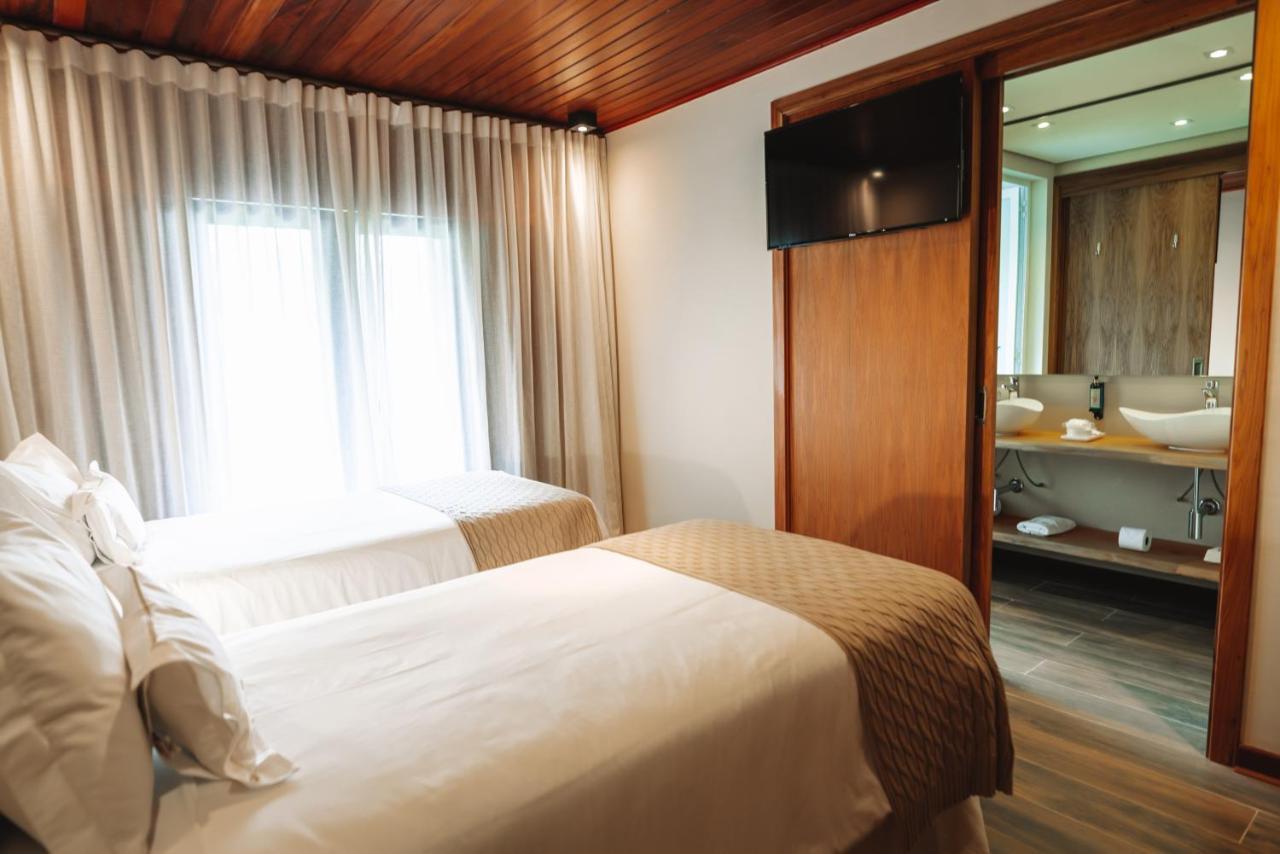 Hotel Boutique Quebra-Noz กังโปสดูจอร์เดา ภายนอก รูปภาพ